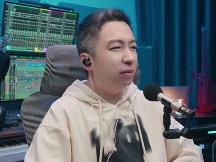 原唱赞赏!张艺兴《大花轿》远不止改编嗨歌那么简单! 给愿意传承中式摇滚的年轻一辈音乐人狠狠点赞!音乐制作人解析张艺兴大花轿爆火的用心内核。#张艺兴大花轿 #张艺兴进行曲上新了 #张艺兴改编《大花轿》再次翻红 #张艺兴工作室也没走出大花轿 #抖音里全是张艺兴的大花轿