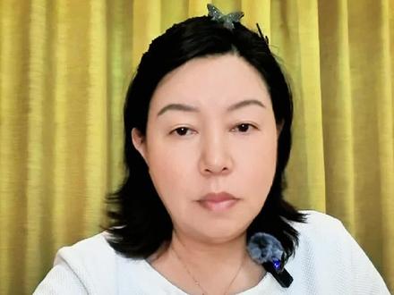 #给阿嬷的情书为何催泪
一纸家书藏半生别离,从前车马很慢,一封情书,足矣守候一生。《给阿嬷的情书》,戳中的不止潮汕人。世上最不缺的就是打着爱情旗号的自私,最宝贵的反倒是纯粹的情义。#给阿嬷的情书 #电影推荐 #女性力量 #人生感悟 @DOU+上热门 @DOU+小助手 @抖音小助手