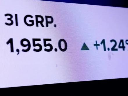 港股AI新王登基:智谱42%暴涨背后的中国技术定价权革命#财经 #A股 #智谱 #AI #投资