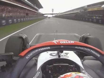 F1角田裕毅以为自己得到第九名,开始庆祝,随后车队通知他被处,而后暴怒。#F1 #f1赛车 #赛车 #周冠宇