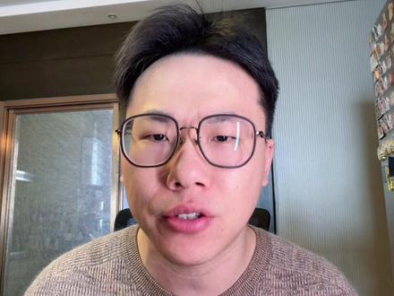 塔图姆本周将复出? 我觉得不会…主要是比尔西蒙斯说话不太靠谱#塔图姆复出 不过他是凯尔特人死忠粉,没准是在放信号