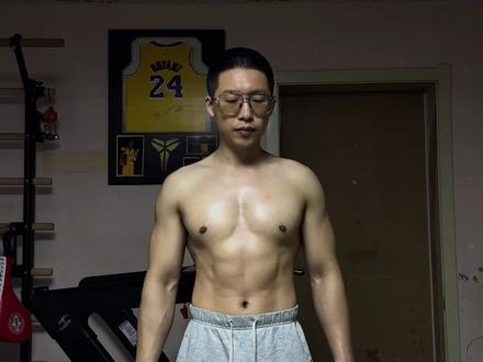 臂力棒四个动作各100次,消副乳、改善下垂、练宽肩膀还能打造麒麟臂,一位数就能带回家,兄弟们,冲!#臂力棒 #健身干货 #力量训练 #我的电子健身教练