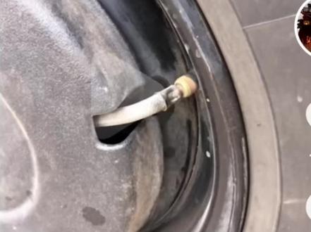 飞驰人生3知识点。轮胎自动充气系统。车载自动千斤顶。赛车助力转向。赛车超增压。#自动充气系统 #赛车换胎 #超增压 #飞驰人生3 #wrc