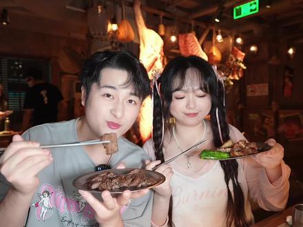 超有氛围的韩国烤肉!真感觉自己在首尔夜市街头#上海美食 #上海烤肉 #韩圃烤肉 #情侣饭搭子 #首尔美食