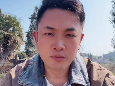 二婚带娃 四大风险
揭秘男人找二婚带娃女性可能面临的四大隐藏风险,剖析关系中的失衡与消耗,提醒守住边界感,为自身幸福考量。
#婚姻情感 #择偶避坑 #隐学 #社会观察