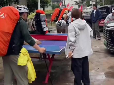 前面激烈争吵没录到,每位选手都很累,是不是对选手要尊重一点呢?哪个都能骂选手吗?#老六户外#骆驼杯户外徒步#荒野韦山