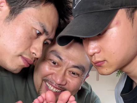 师徒3人按足底,天猫双11快去抢,#双11省学指南 #天猫双11 #天猫双11更便宜 @天猫