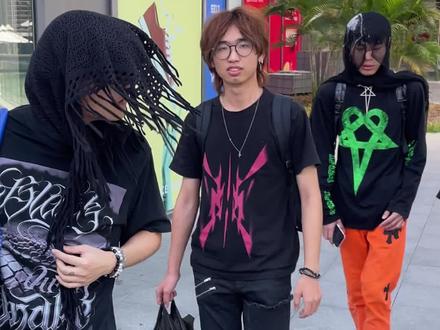 谁是国内最厉害的男Rapper?#rap #街头采访 #中国说唱巅峰对决 #潮流穿搭 #路人视角 @抖音创作者中心 @抖音音乐 @抖音服务中心 @