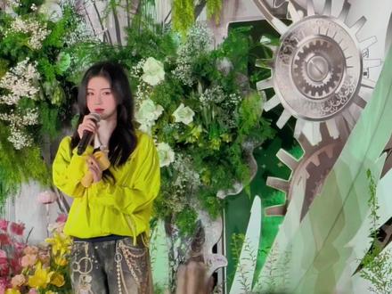 万花世界开机入场➕暖心演讲,民国篇已解锁,期待更多的剧情#鞠婧祎 #万花世界 #苏绿夏 #大女主 #民国