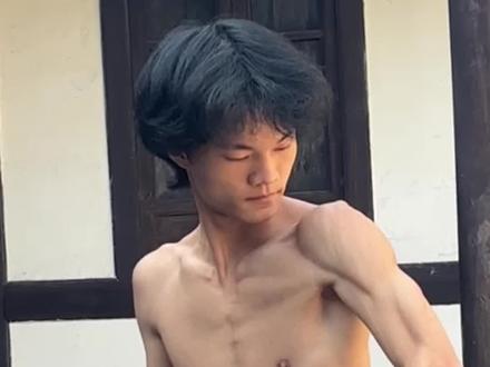 #长高 #拉筋
仅代表个人看法,和我所学,这样拉伸一定是最安全的
