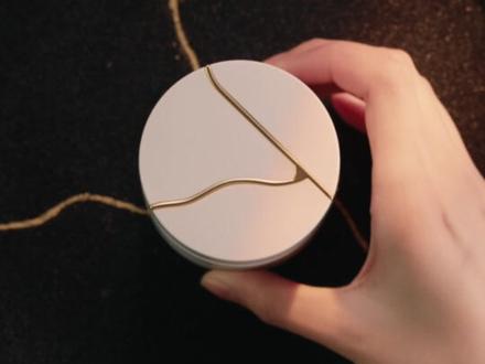 分享护肤体验,@林允Jelly 总在探索和创造新的自己。持续不断地内生长,为自己打开一扇新的大门。
全新@SK-II LXP匠心精华面霜,以8倍PITERA能量不断紧聚修护,内紧致,外修护,不用担心肌肤状态停滞不前,见证肌肤打破瓶颈期。
#SKII #LXP匠心精华面霜