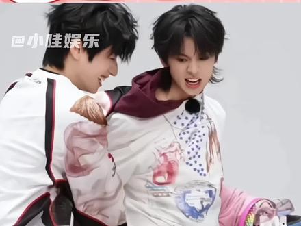 朱志鑫:我服了哇#左航 #朱志鑫 #登陆少年 #物料