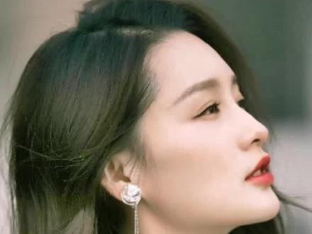 为什么说#李沁 的脸是矛盾混合体?#下巴 过于兜翘显得精明心机?#高级感审美