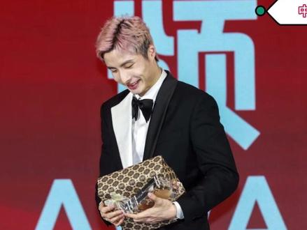 石宇奇打疯了!21-7带伤夺冠,120万奖金,“石有钱”标签刷屏1