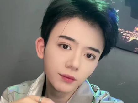 🤫,班长要宣布一件事😍
你没听错,麦当9月新的10连胜👏👏👏,上半个月完美,下半个月继续努力加油!越努力越幸运!#爱就抖出圈 #粉丝应援 #爱笑男孩 #努力努力再努力 #太酷了
感谢百万男神麦当的粉丝:小小蔓越莓🍏和小仙女🧚♀️的投稿。