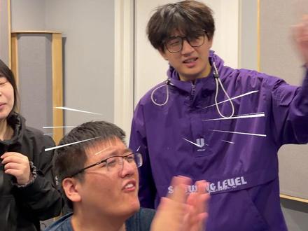 外卖员勇闯录音棚,挑战专业歌手..#外卖员 #录音棚 #歌曲 #音乐