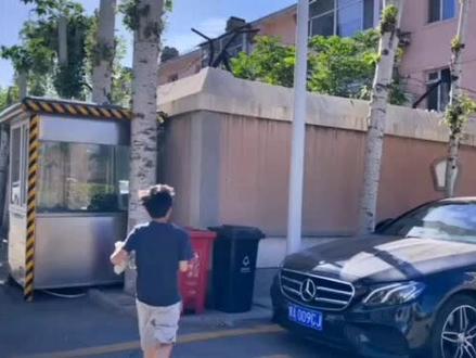 如果不学习,九岁的小朋友能干什么?小尼同学选择了这个#不上学的一天 @抖音小助手 @DOU+小助手