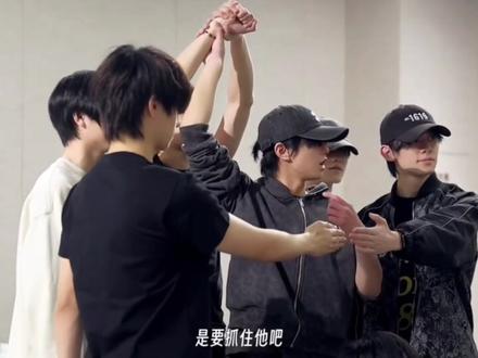 劲爆基佬,闪耀北京!!#豚馒 #杰丞 #271199 #这是我妈妈这是我爸爸他们相爱了 #纯爱