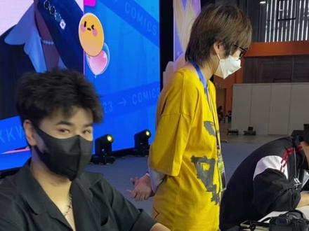 #广州萤火虫漫展 #kkworld2023 #cv签售会 #云惟一 快看签售会上一些关于袁基cv的好奇提问🤣第一次参加签售不知道说些什么要了个祝福 小云好礼貌还特意问了怎么称呼 和朋友说马上支持起来hhhhh