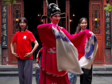 经典黄梅戏《女驸马》“谁料皇榜中状元”带给你们,喜欢我们的作品吗?大家有什么喜欢的也可以在评论区说哦#大家dou唱黄梅戏 #谁说戏曲不抖音 #黄梅戏经典唱段欣赏 #抖音小助手 #抖上热门