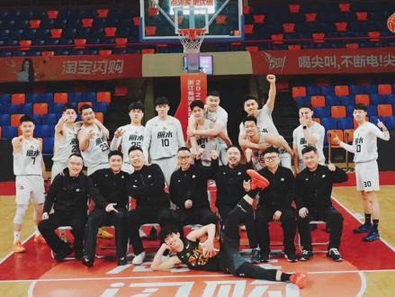 从瓯江畔到决赛场,拼搏的脉搏,我们一同跳动。决赛夜,我们拼了!一起为丽水队加油!#浙BA决赛 #丽水必胜