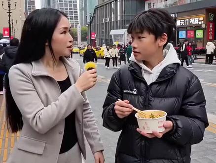 请问吃什么不用嘴?#街头脑筋急转弯 #即梦AI #即梦ai #ai分身戏精大赛 #我的ai分身杀疯了