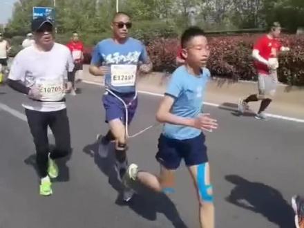 #坚持训练 #阳光少年 #郑开马拉松 开启报名了,你报名了吗?@琥珀 @奔跑的Lily @Ada Lu❤️