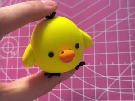 粘土鼻孔鸡挂件来噜~审美鸡累中...#超轻粘土 #鼻孔鸡 #大学生日常 #超轻粘土教程 #粘土手办