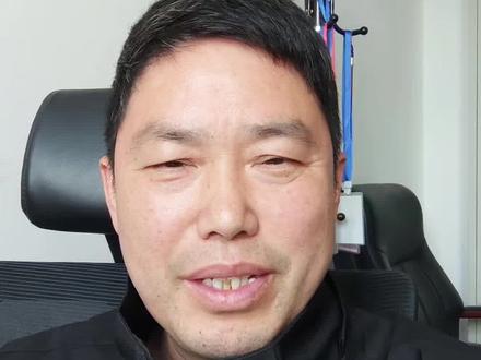 使用平民作为人盾合法吗? 答案是绝对不合法。无论这些平民是自愿还是被强迫,在国际法中都是绝对禁止的行为。