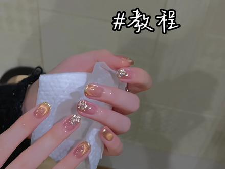 新年战甲已到位、富家千金法式猫眼小短甲 #美甲#美甲教程#短指甲也可以这么美 #新年美甲#显白美甲