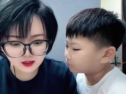 这哪是造句呢,简直就是在造谣#被逼疯的家长搞笑视频