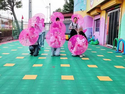 幼师们都在忙碌的排练当中,九人队形跳《立春》完整版#立春 #幼师六一节目排练 #幼师舞蹈 #幼儿园六一