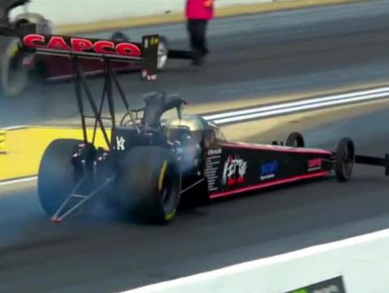 世界上最快的赛车,零百加速仅需0.4秒,马力高达一万匹 #赛道 #04加速赛