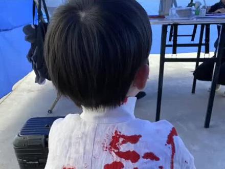 原来中弹的戏这么拍~余生请多指教球球来给你原声解说~🥰😇#拍戏花絮