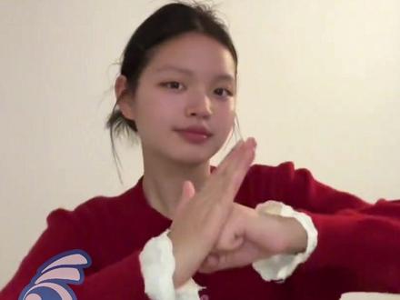 “妈祖巡游换童”事件中,17岁女孩,7天涨粉超43万。