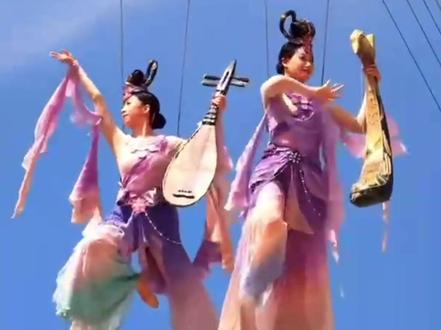 敦煌壁画中的飞天活现人间#厚道甘肃 #飞天 #画面太美 #人类敦煌心向往之 #敦煌壁画 抖音