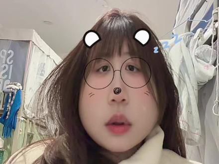 小黄油美式里加啥了到底….#瑞幸咖啡 #日常唠嗑 #女大学生 #春日嘎子姐 #咖啡