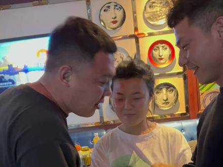我老公爸爸陪送我200达不溜 哈哈😄