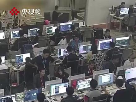 电诈园区暗无天日,白家豪宅却夜夜笙歌,缅北白家犯罪集团犯下的种种罪行,办案警官道:“只要对中国人民犯了滔天罪恶,你一定会付出代价!”(央视频号:法治在线)