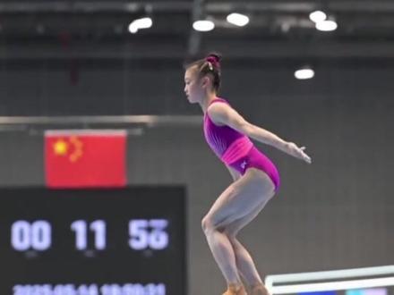 “10后”小将柯沁沁:看到大家对我的表扬很开心,会再接再厉,全运会比赛完之后想回趟家。16日进行的全运会体操单项决赛中,广东队柯沁沁取得高低杠第四名的成绩。(记者钟焯、印朋、曹祎铭)#全运会 #柯沁沁 #秀我中国