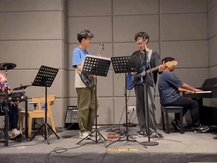 只有音乐才是我的解药#乐队排练 #音乐生 #吉他 #福建师范大学