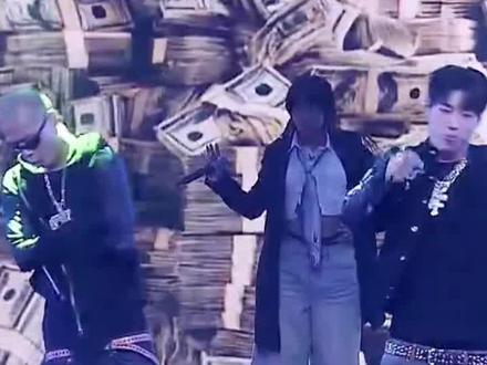 CLASH音乐 | 开口震撼南韩说唱圈?和王嘉尔合作,也是首个上科切拉音乐节主舞台的泰国艺人,2026会是属于MILLI的一年吗?#MILLI #clashmagazine#泰国说唱