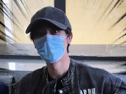 什么?!李卓扬居然“耍大牌” !请问两位老师私信聊啥啦@沉思ChenSi @李卓扬 #李卓扬 #沉思 #耍大牌 #认识一下 #拉郎