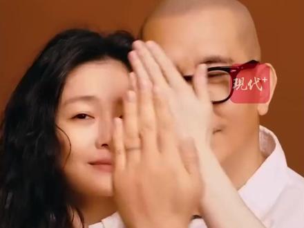 据媒体报道,#大S的墓园将由具俊晔亲手打造 ,他已投入绘制纪念碑设计图。