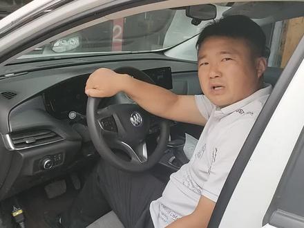 别克新能源微蓝6行驶中方向盘打不动,仪表亮故障灯。