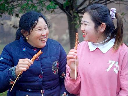 火腿肠还能这样做,八种火腿肠八种口味,你们喜欢哪种呢?#抖音美食创作人#火腿肠新吃法