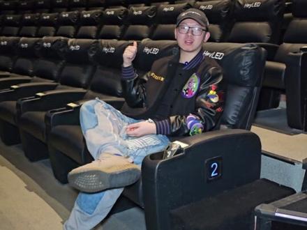 看阿凡达3一定要选iMax厅,现在万达影城预售,199直接拿下4张iMax!#电影票团购 #阿凡达3 #万达影城 #电影推荐 #电影票怎么买便宜