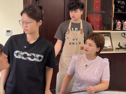 我出差回来后,燕子突然找到我跟我说要离职,问她到底怎么回事也不说,燕子到底怎么了...#家庭 #情感 #保姆 #生活