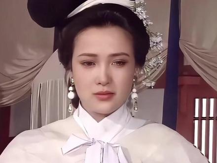 明明是何晴的葬礼,为何不见前夫许亚军只见廖京生?私下关系曝光,才懂挚友的离世成了他一生的潮湿#何晴 #许亚军 #廖京生 #内容启发搜索 #娱乐评论大赏