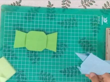 #折纸 #手工制作 #亲子手工 自己动动手,折一个小糖果🍬🍬🍬,有趣好玩儿。